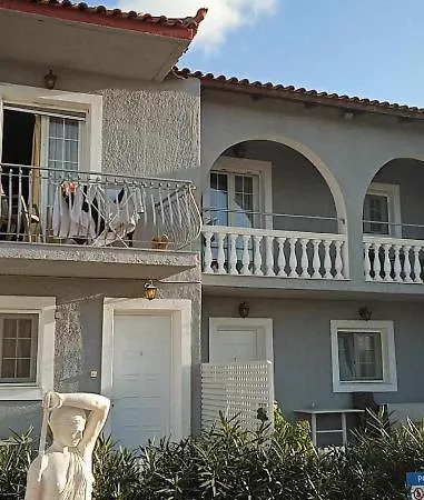 Lux Ionian St&apts أرغوستولي